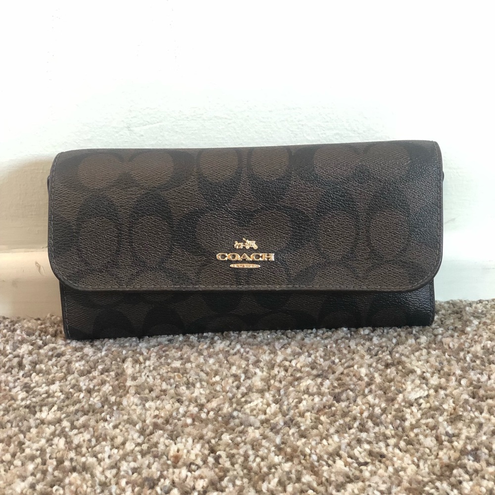 Coach signature envelope wallet (barely used)